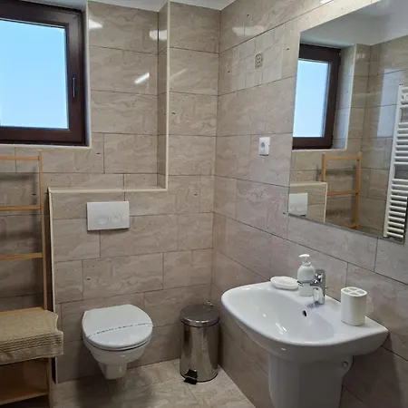 Gazde/Camere de închiriat Jovis Domus *